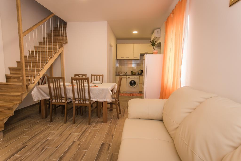 Apartments Marin Trogir Exterior photo